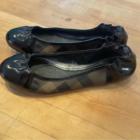 Burberry Black Patent Leather Nova Soft Ballerina Flats Size 36.5 - Picture 2 of 12